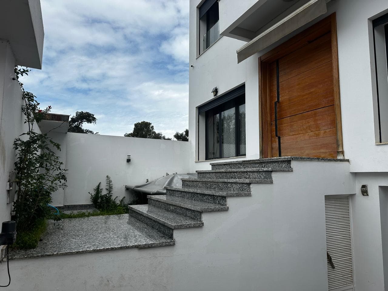 Vente d’une villa bandée MODERNE de 220m² -SAKNIA - 0