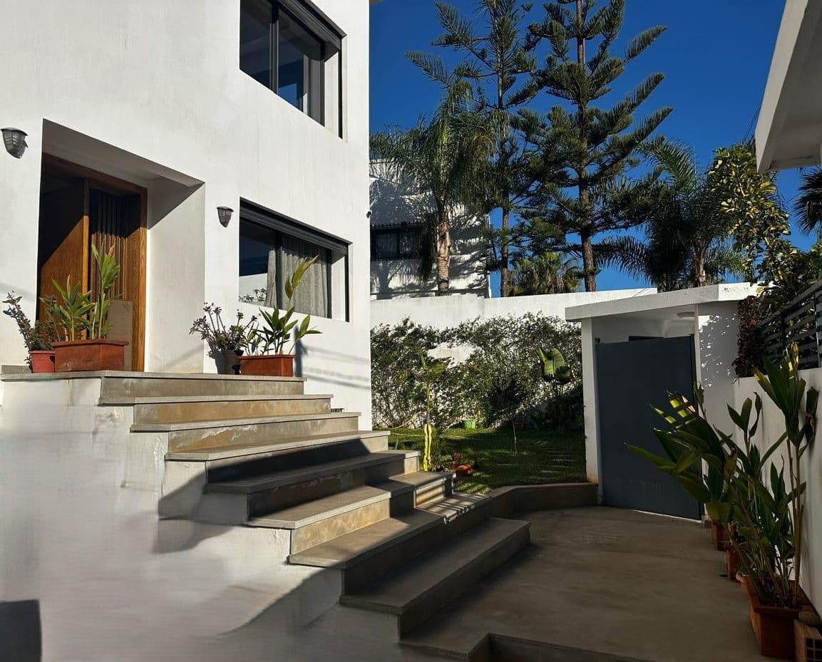 Vente Exceptionnelle : Splendide Villa Rénovée, 3 Façades à Hay Nada 04, Rabat 🏡 - 4