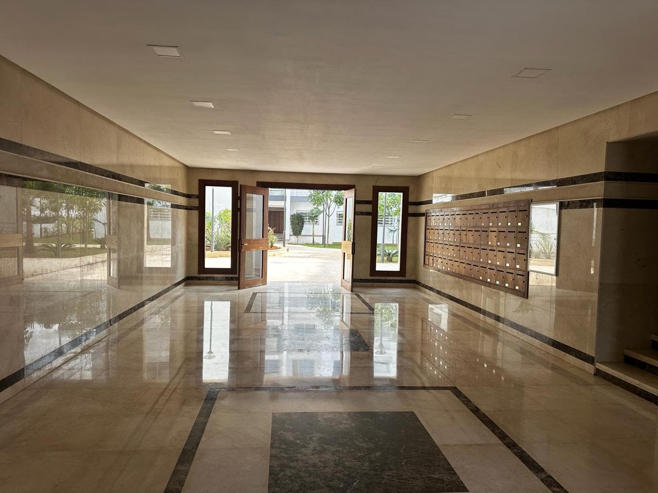 Location d’un très bel appartement non meublée de 190m² (quartier HAY RIAD) - 2