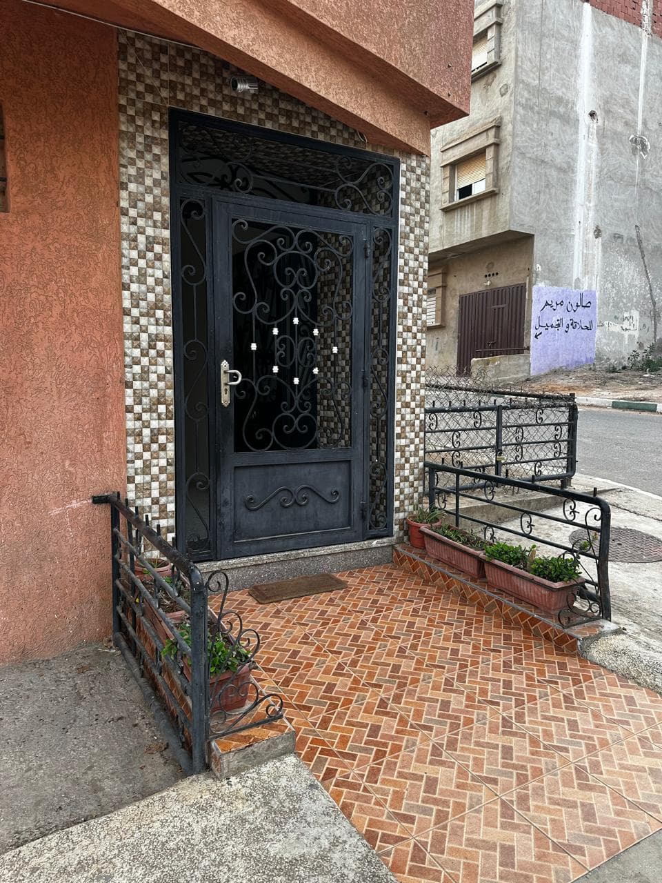 Vente d’une maison COMMERCIALE R+2- KASBAH - 0