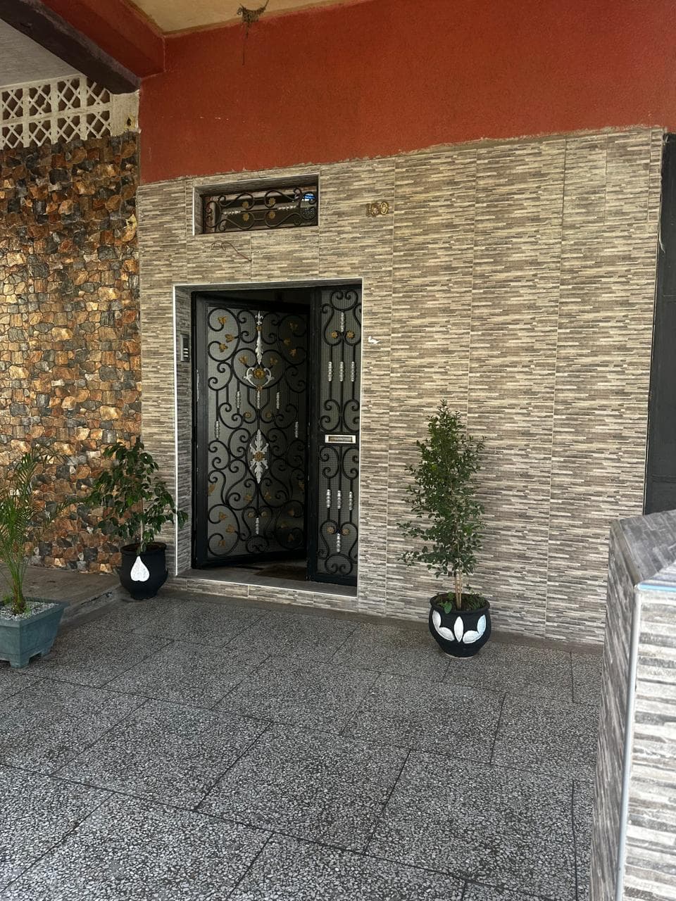 Vente d’une maison COMMERCIALE R+3- OULED OUJIH - 0