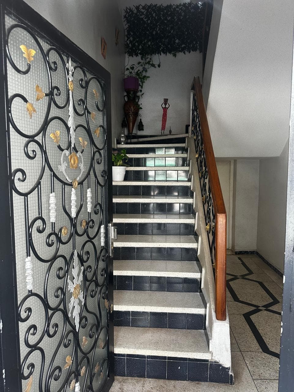 Vente d’une maison COMMERCIALE R+3- OULED OUJIH - 1